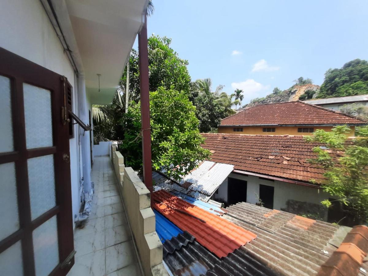 Bluefin Place To Stay Unawatuna Exterior photo