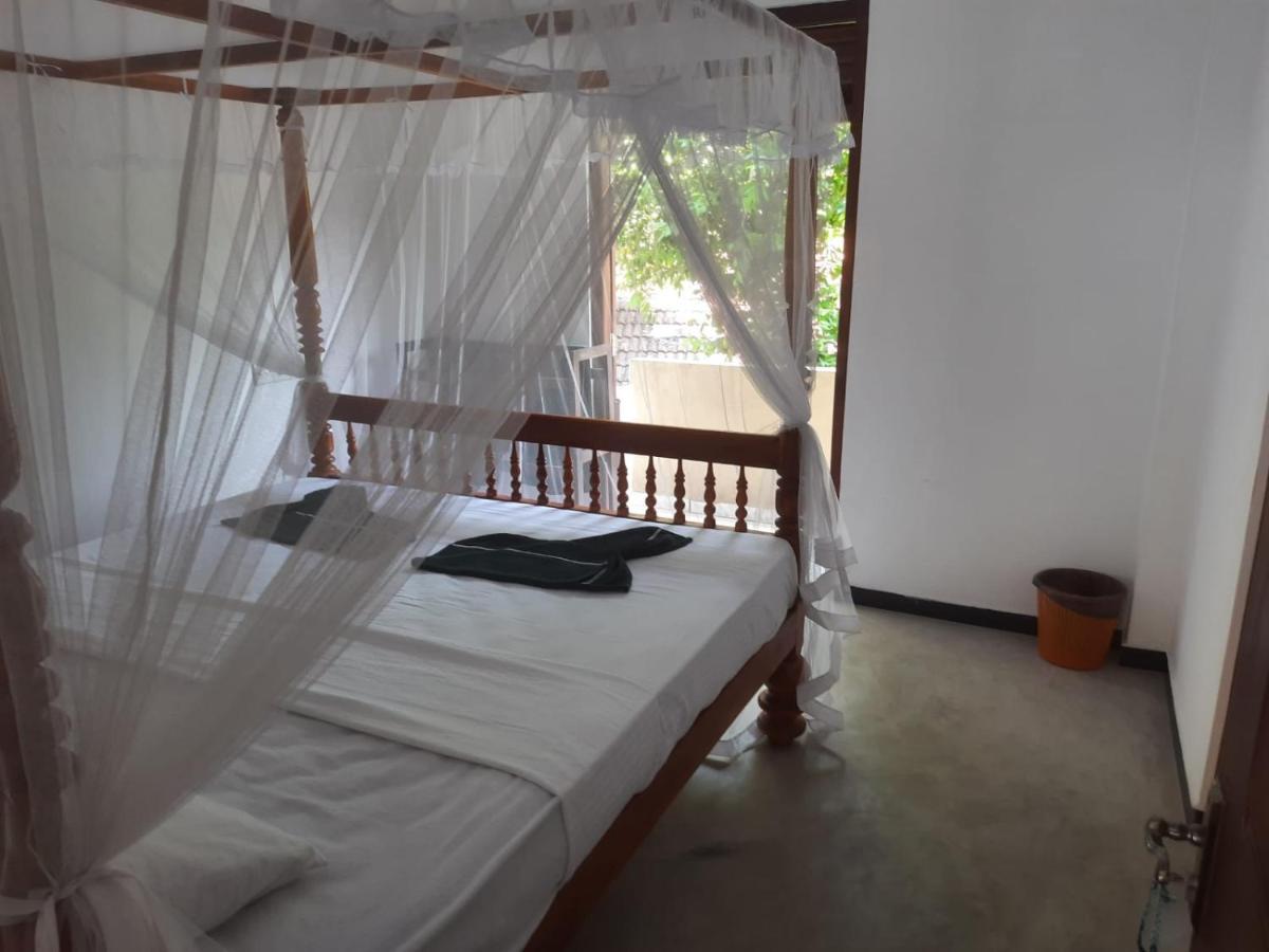 Bluefin Place To Stay Unawatuna Exterior photo