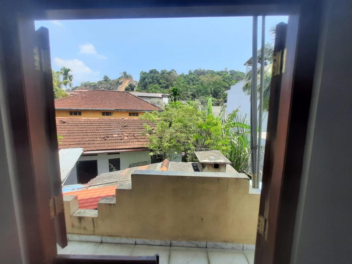Bluefin Place To Stay Unawatuna Exterior photo